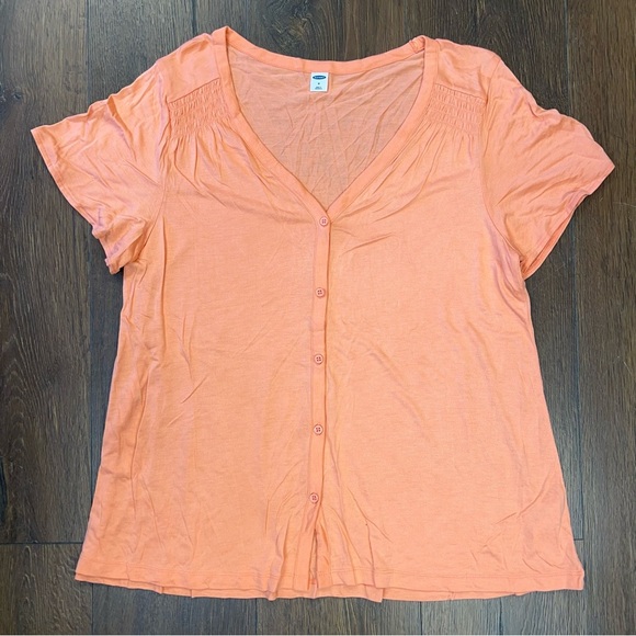Old Navy, short sleeve Lux button front feeling peachy blouse SZ MED - Picture 1 of 4